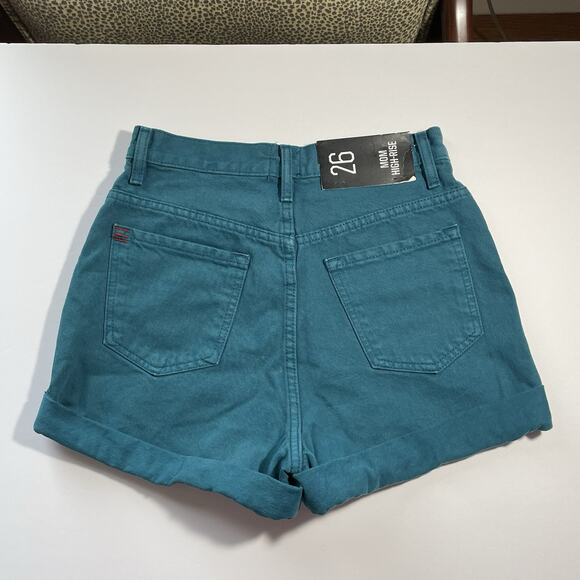 BDG Women’s Mom High Rise Shorts Size 26 Turquoise Blue Denim Rolled Cuff NEW - Picture 2 of 8